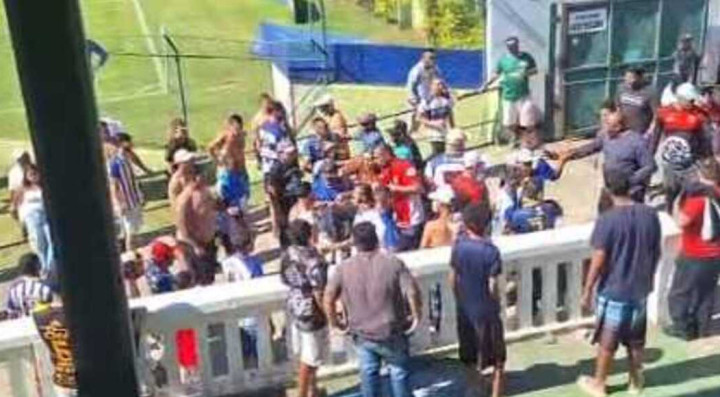 Vergonha  Jogo entre Amorim Brothers e Vila Garcia termina em confusão
